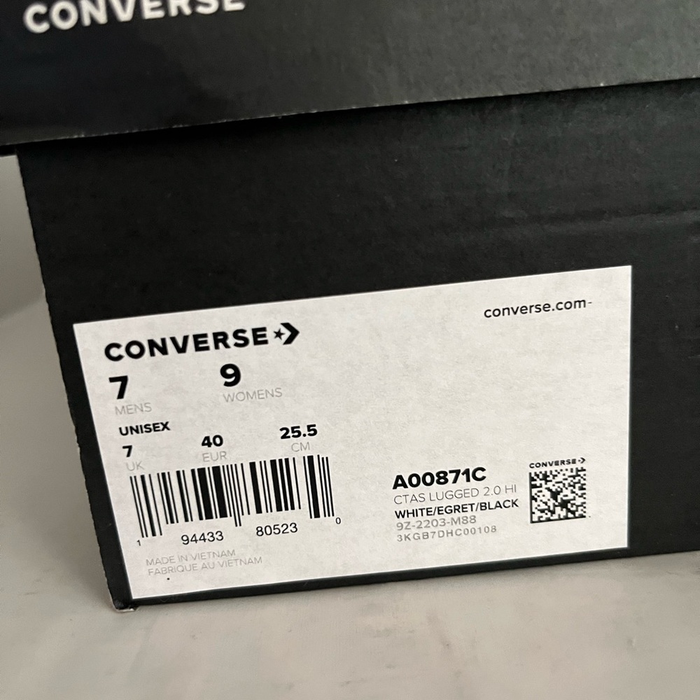 Chuck Taylor All Star Lugged 2.0 - W9 M7 - Picture 3 of 13